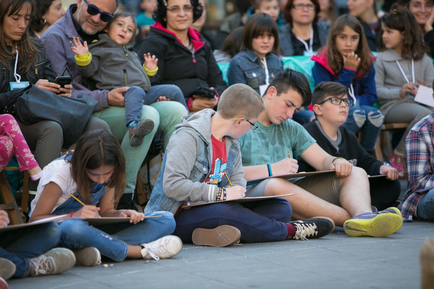 Tallers i activitats per apropar la dansa a totes les edats Tallers i activitats per apropar la dansa a totes les edats
