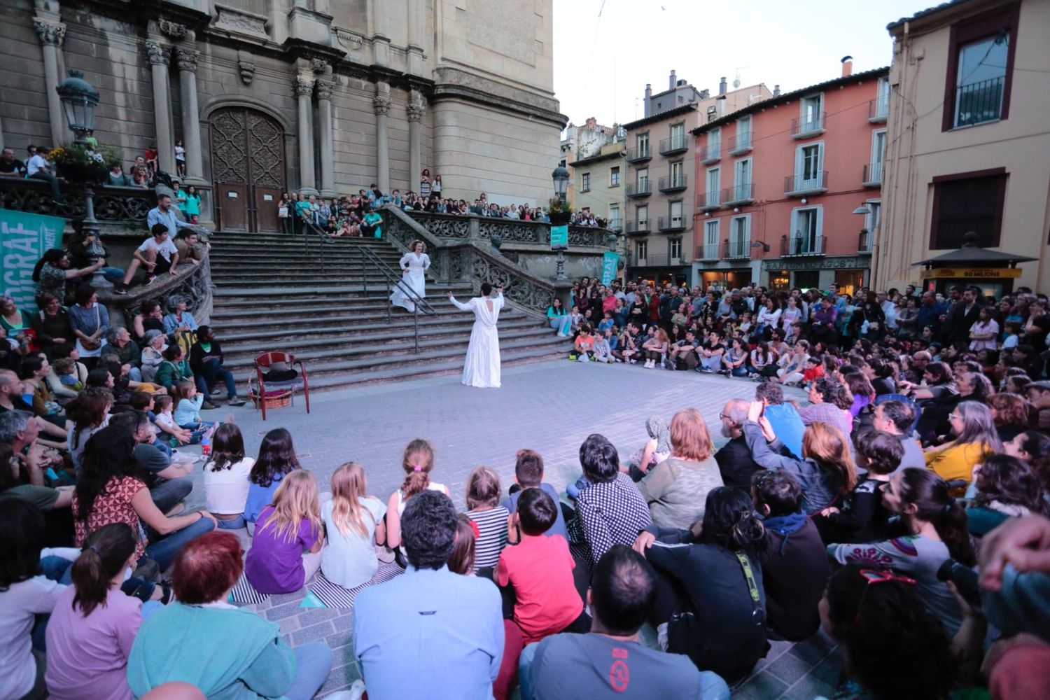 Una vintena d'espectacles omplen Olot el dissabte de Sismògraf Una vintena d'espectacles omplen Olot el dissabte de Sismògraf