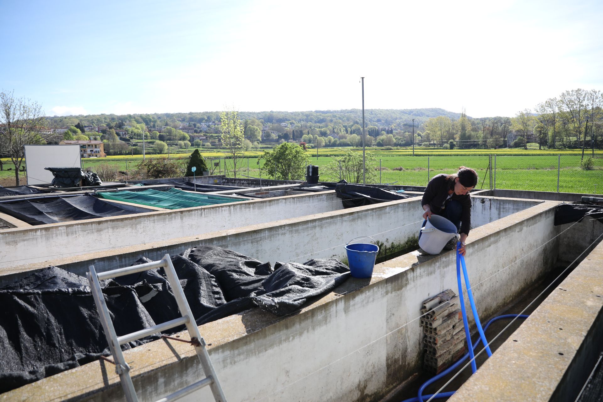 Encontre a l’astacifactoria Molí de les Fonts amb Job Ramos i Fina Torres | © Martí Albesa