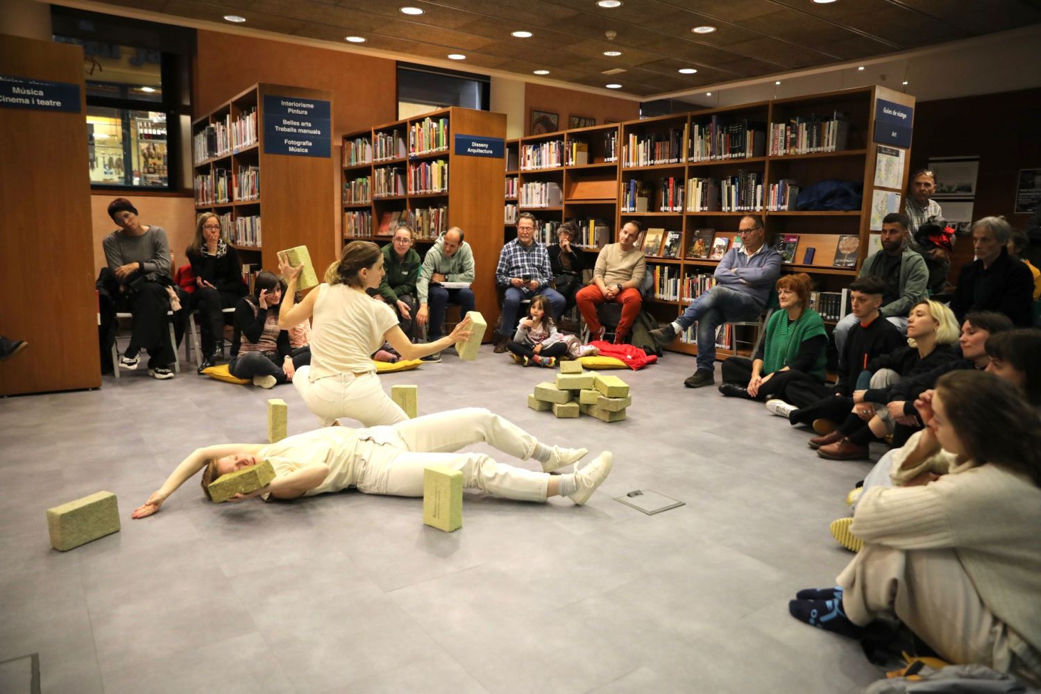 'Bestiari Dixit' de Mireia de Querol Duran i Ursa Sekirnik | © Martí Albesa 'Bestiari Dixit' de Mireia de Querol Duran i Ursa Sekirnik | © Martí Albesa